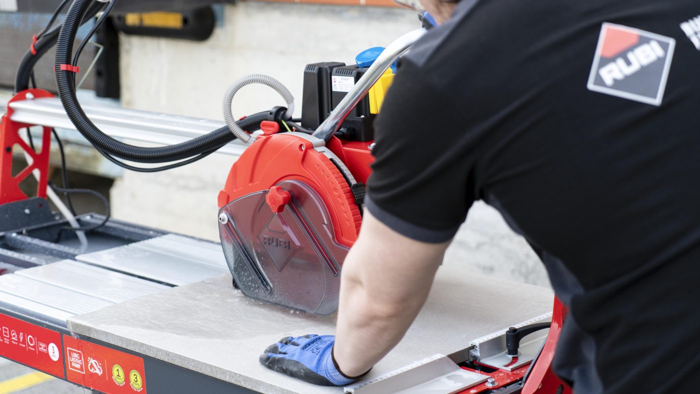 r822-electric-cutter-dc-250-python-4-a-i-rubi
